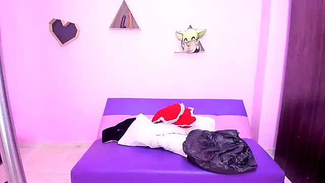 MATURE WHOR33 online show from September 13, 11:51 am