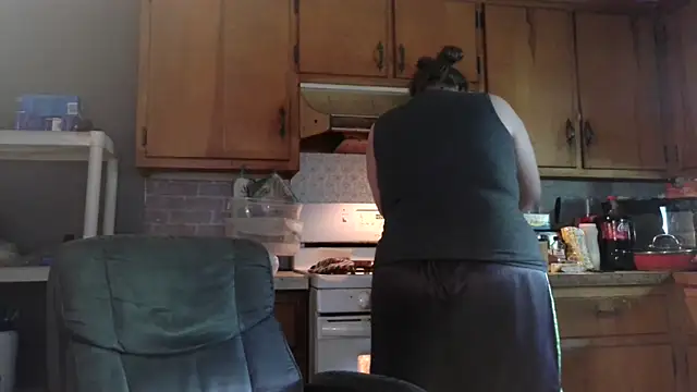 TurtleLady420 online show from April 22, 8:28 pm