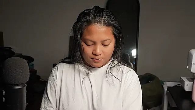 Bubbleliyah online show from July 22, 1:39 am