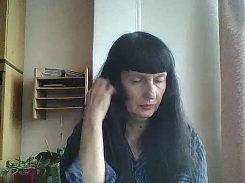 MelanyBanks online show from December 1, 9:13 am