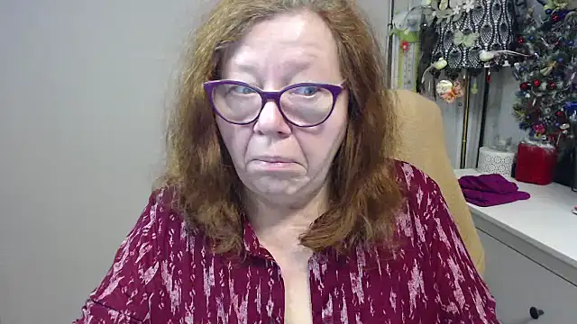 Adelewildx online show from February 3, 6:40 am