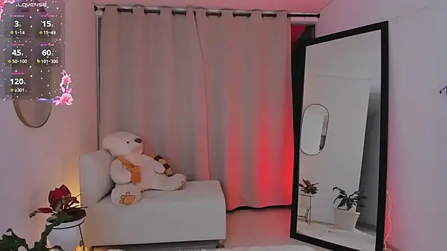 roxie gates  online show from October 29, 11:07 pm