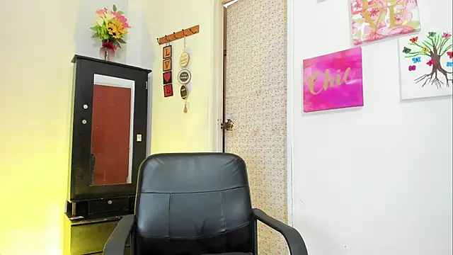 Snapshot of DakotaSexShow chatting on September 12, 12:56 pm DakotaSexShow online show from September 12, 12:56 pm