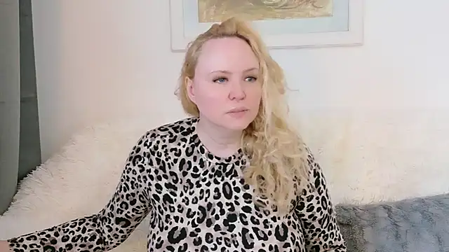 Sarah4you online show from April 6, 4:52 pm