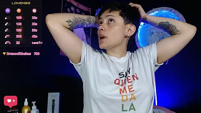 girl intense444 online show from January 13, 1:37 pm