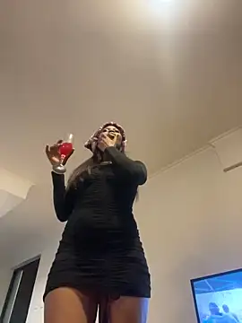 cherryontopy online show from April 4, 11:47 pm