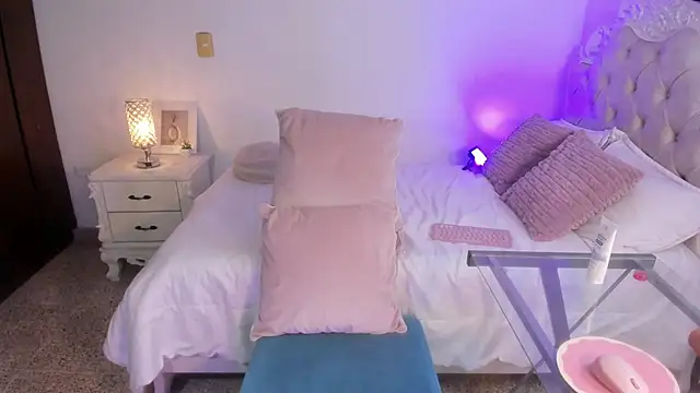 Anna Caruso online show from March 6, 3:01 am