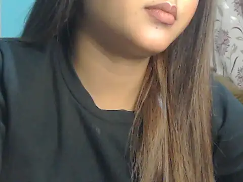 NancyRuvi online show from November 24, 5:04 pm