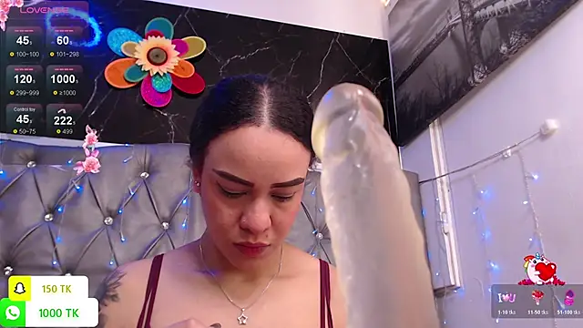 Snapshot of LAILAGUMMY chatting on October 17, 2:20 pm LAILAGUMMY online show from October 17, 2:20 pm