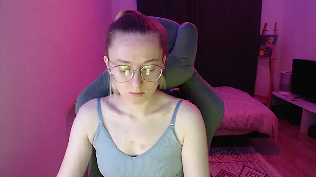 AnabelFrel online show from December 4, 1:30 am