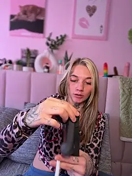 chloetease online show from April 19, 8:44 pm