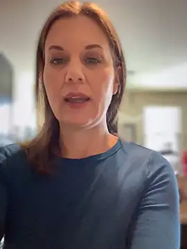 MaiseKnox online show from April 11, 6:00 pm