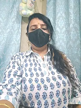 cute-tanvi online show from November 1, 1:21 am