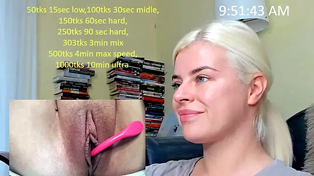 queenofthenighttt online show from November 30, 8:51 am