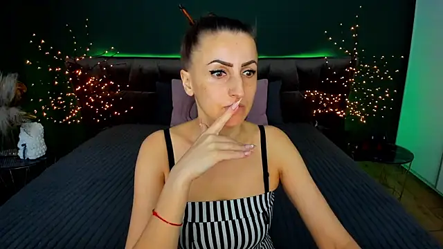 Rebecca Diamond online show from December 1, 6:39 am