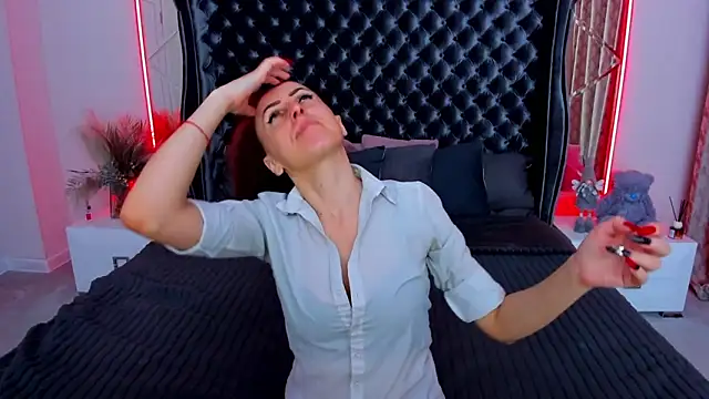 Rebecca Diamond online show from April 13, 6:14 am