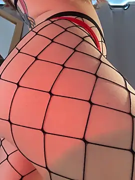 curchez  online show from November 6, 7:31 pm