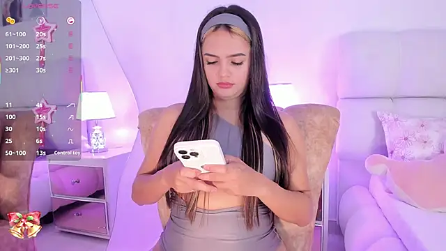 zoemina xd online show from December 2, 2:30 pm