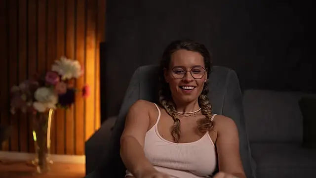 BrandyWhite online show from October 23, 4:40 am