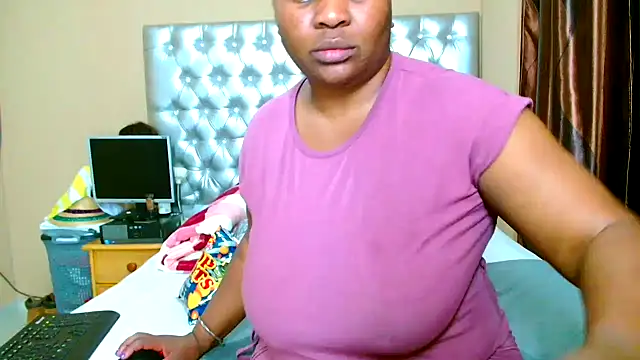 missboobsxx online show from September 12, 4:25 pm