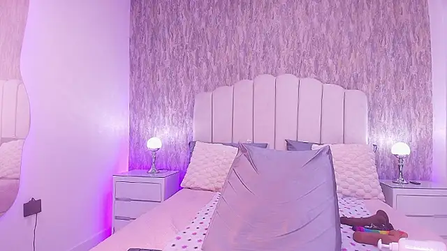 raven lilith  online show from February 6, 3:21 am