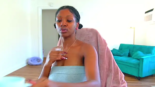 mochamimi online show from November 8, 4:45 pm