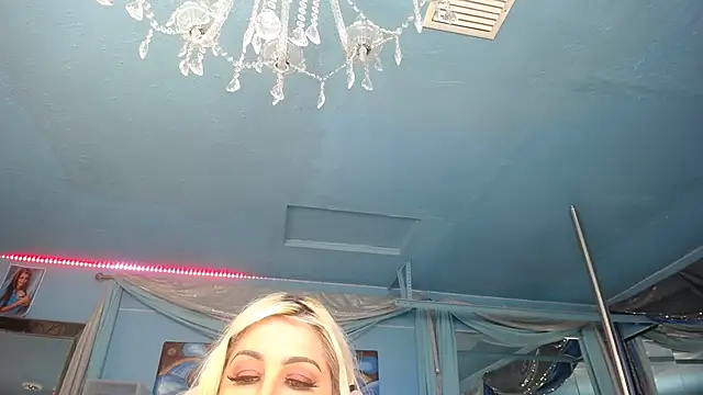 ADRIANNA FOX online show from October 31, 9:24 am