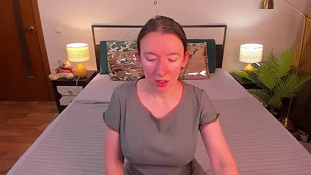 CatherineWalls online show from July 19, 4:48 am