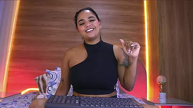 alexaa walker online show from April 7, 11:56 am