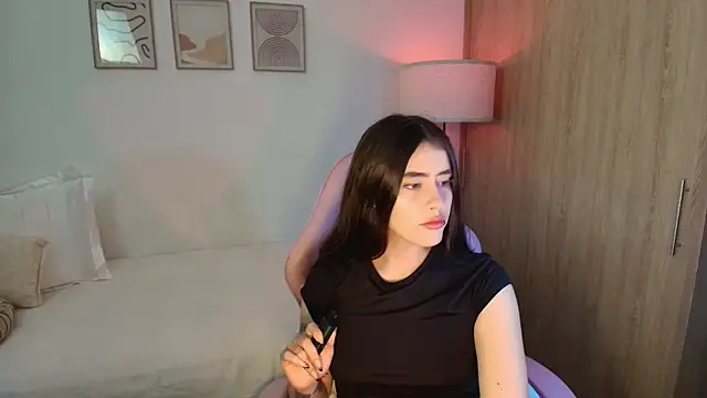 Snapshot of iriswest_ chatting on October 18, 12:03 am iriswest  online show from October 18, 12:03 am