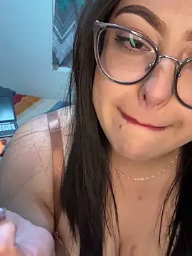 MileyGia online show from December 20, 1:31 am