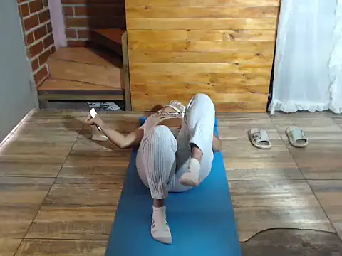 Hilarybunnyy online show from March 16, 12:20 pm