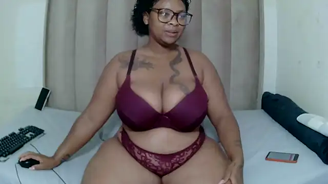 CuteHoney92 online show from February 1, 2:54 am