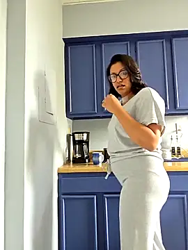 Snapshot of Nikkierosee chatting on October 29, 3:25 pm Nikkierosee online show from October 29, 3:25 pm