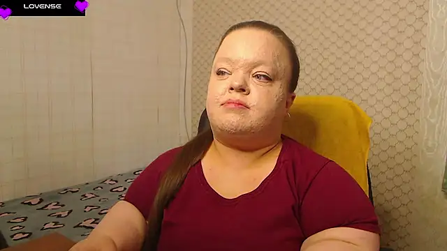 Janiffer MiMi online show from April 11, 3:05 pm