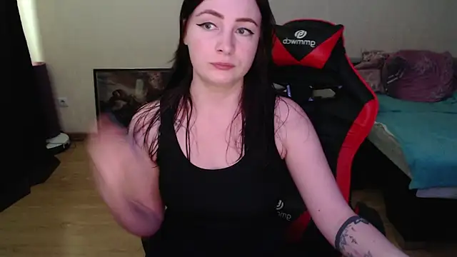 Laralianna online show from April 17, 10:28 am