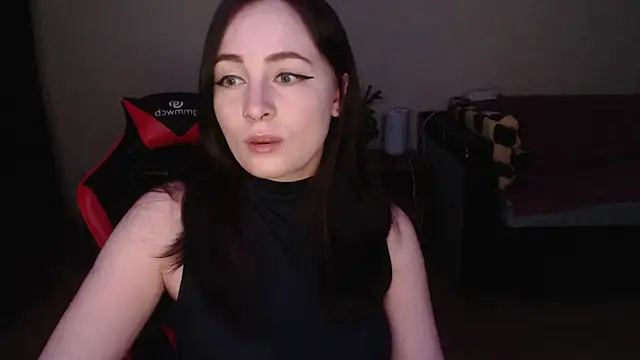 Laralianna online show from March 25, 5:27 pm