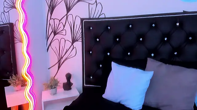 Sweet Ariadna  online show from April 14, 12:05 pm