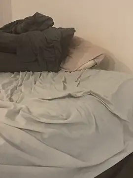 sweeti Em online show from April 18, 7:58 pm