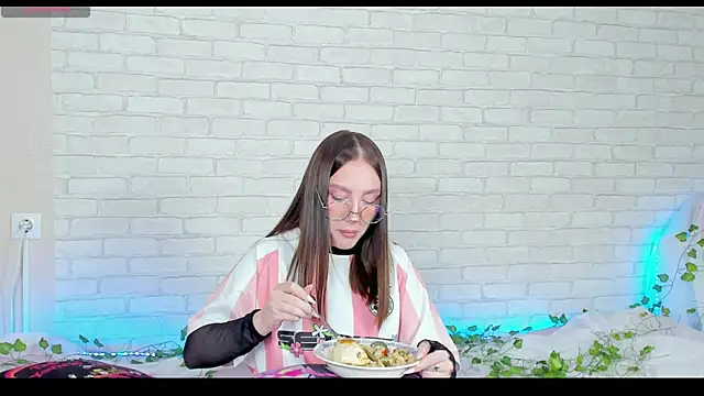 LinaKenny online show from November 12, 6:39 pm