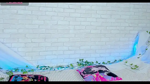 LinaKenny online show from April 17, 3:14 pm