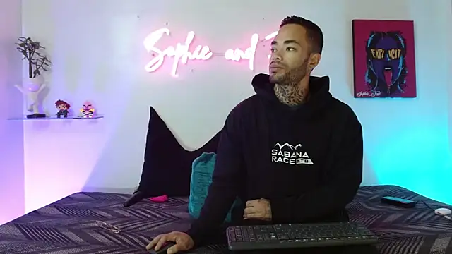 SophieFoxx17 online show from April 6, 11:55 am