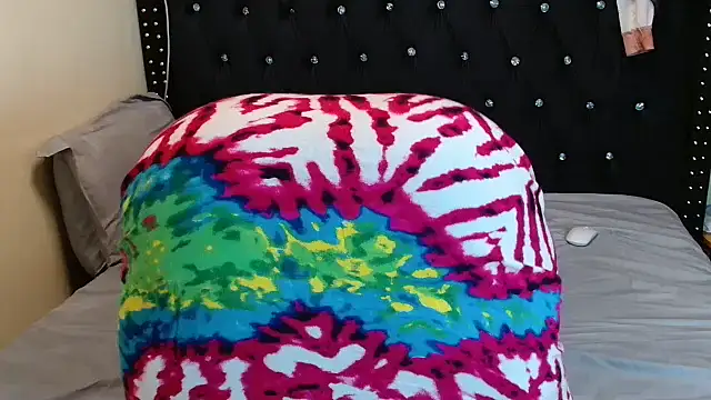 Toomuchbooty33 online show from April 5, 9:08 am