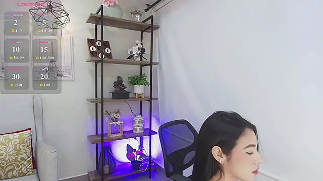 Sassy--Girl online show from April 16, 8:08 pm