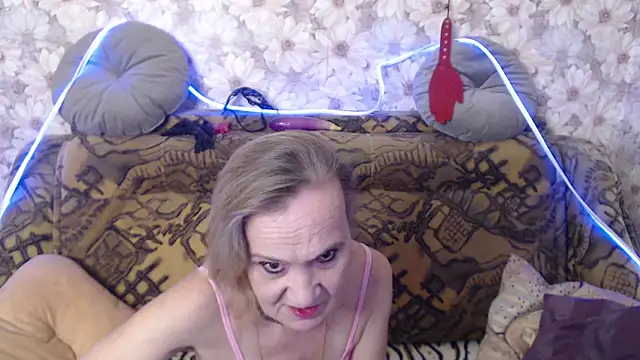 MissBekker online show from October 1, 5:18 pm