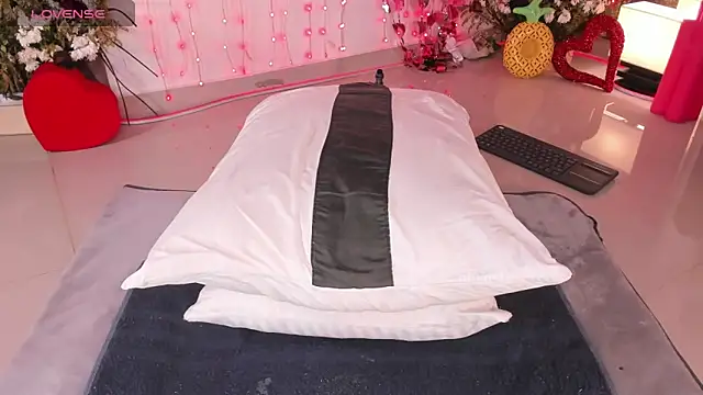 ohyesly  online show from February 27, 10:37 am