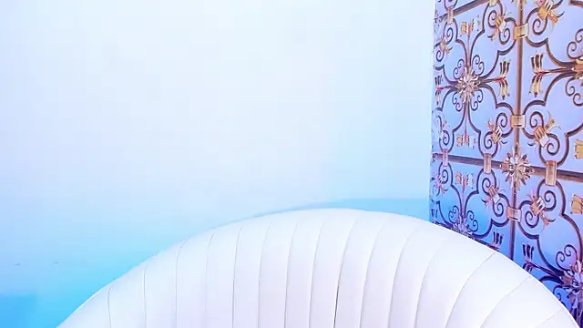 Chris boy  online show from November 4, 5:23 am