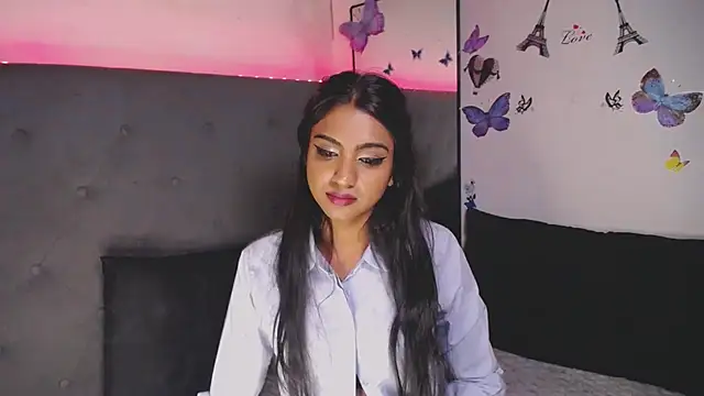 Delilah Blazee online show from October 31, 12:01 am