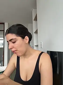  Niah  online show from April 11, 9:29 pm