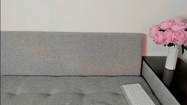 Snapshot of miss_emily_ chatting on October 23, 12:27 am miss emily  online show from October 23, 12:27 am